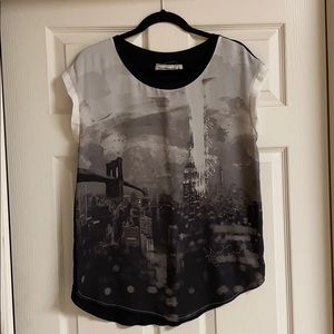 Modern blouse with no sleeves